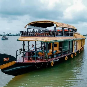  Botel Why Not Houseboat India
