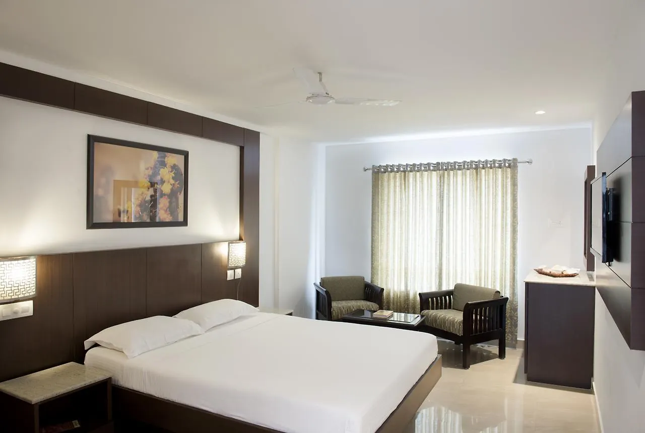 غوروفايور Lalitha Inn